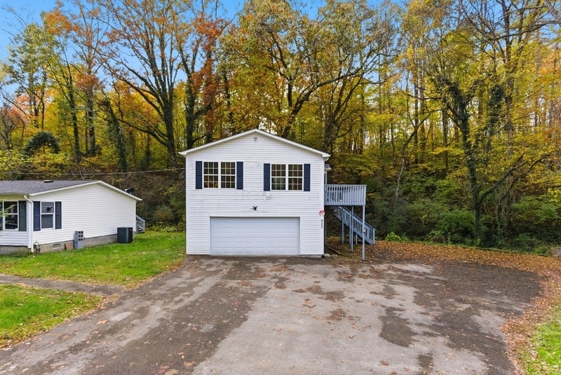 Foto principal - 923 McCubbins Rd