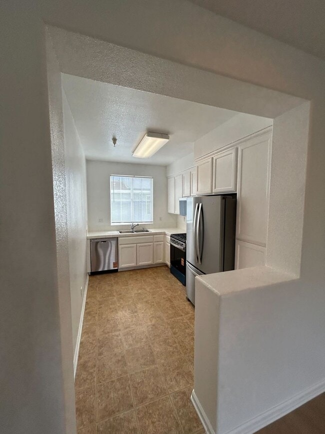 Building Photo - Modern 4-Bed, 4-Bath Townhome in Richmond’...