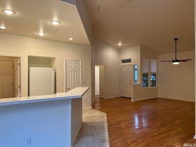 Building Photo - 4652 Bradford Ct