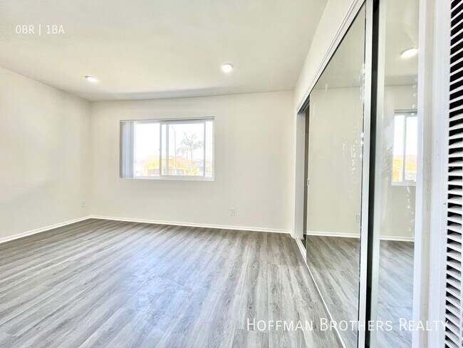 Foto del edificio - 140 N Hoover St Los Angeles, CA, 90004