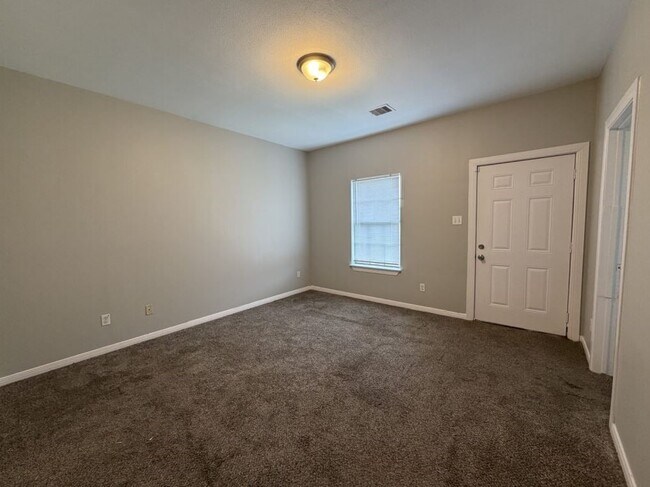 Foto del edificio - 3118 Barberry Dr