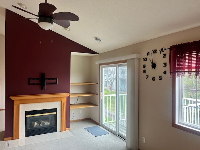 Foto principal - Charming and spacious 3 bedroom townhome
