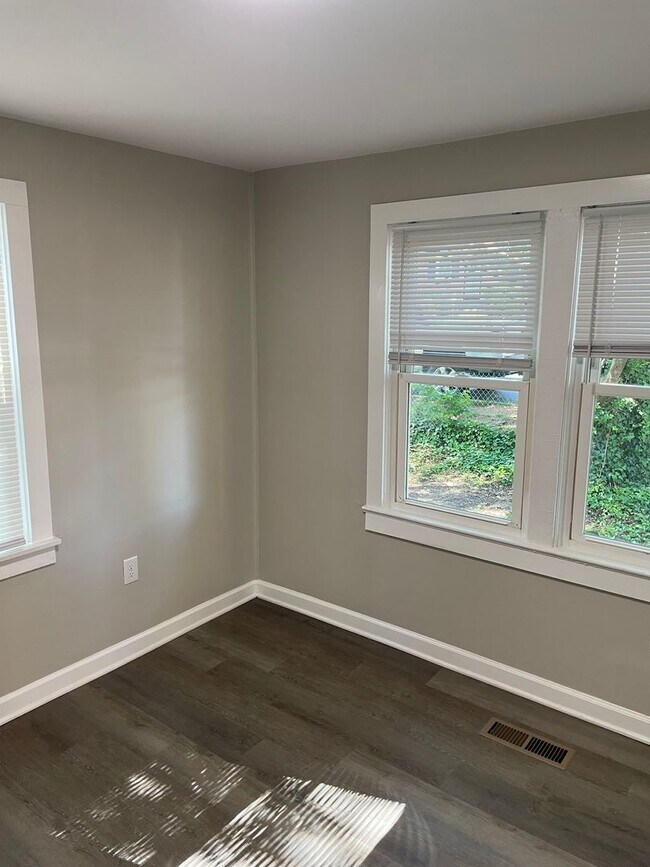 Foto del edificio - 408 24th St NW