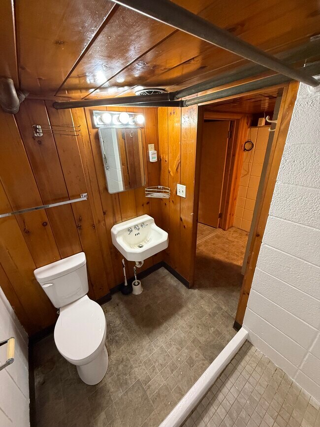 Foto del edificio - 1220 10th Ave N