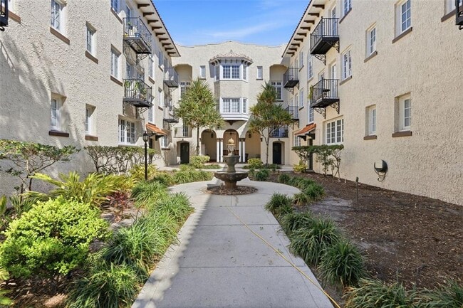 Building Photo - 2117 W Dekle Ave