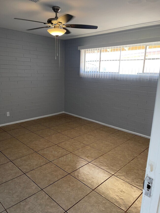 Foto del edificio - 2938 W Coronado Rd