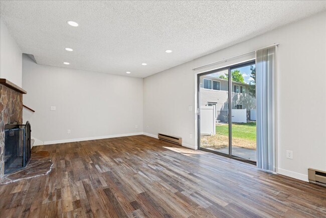 Living Room - 3285 Canyon Dr