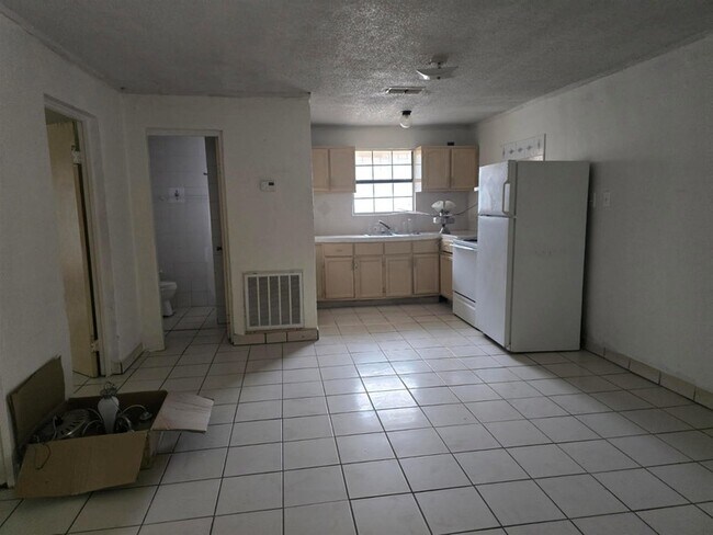 Foto del edificio - 2016 S India Ave