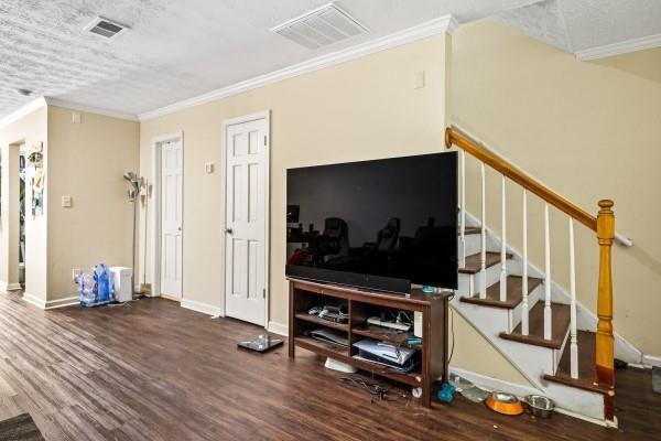 Building Photo - 105 N River Dr