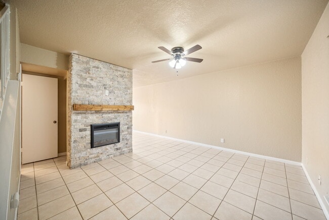 Building Photo - 6427 Wurzbach Rd