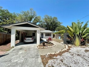 Building Photo - 411 17th Ave W
