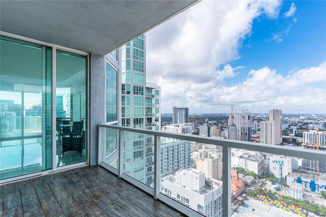 Foto del edificio - 244 Biscayne Blvd
