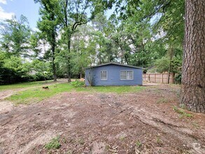 Building Photo - 405 Silver River Dr
