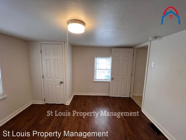 Building Photo - 3 br, 1 bath House - 155 E Etta Ave