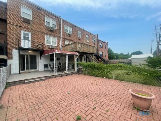 Building Photo - 2 bedroom in MIDDLE VILLAGE NY 11379
