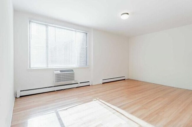 Foto del edificio - 424 W Oakdale Ave