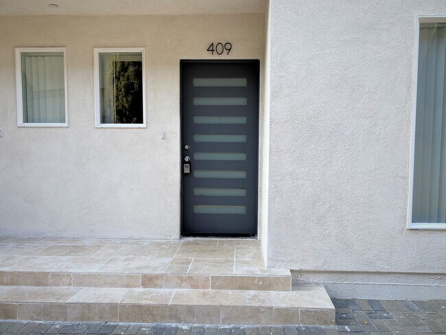 Foto del edificio - 409 N Harvard Blvd