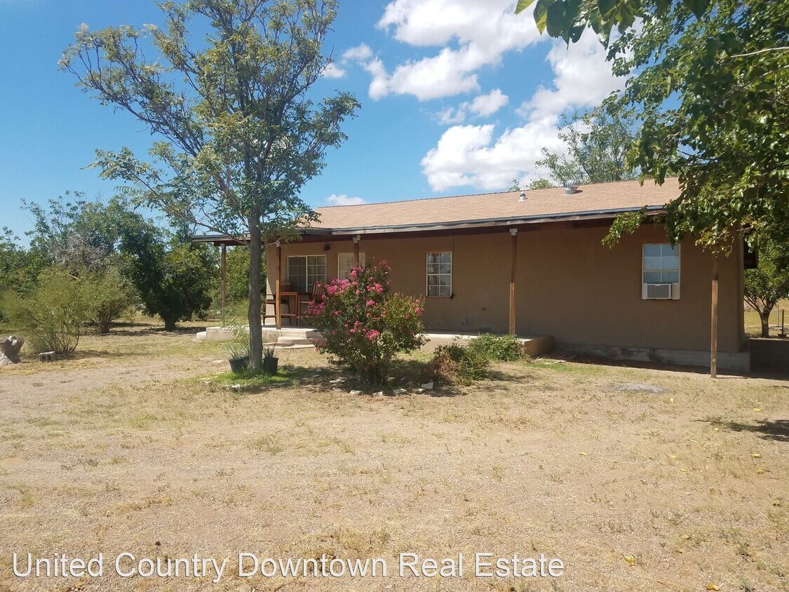 2 br, 1 bath House 3400 North Lane NW House Rental in Deming, NM