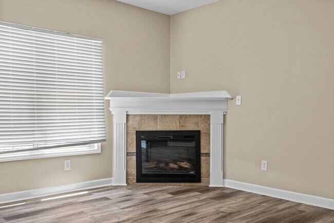 Building Photo - 3 Bed 2.5 Bath Newer Construction Near Air...