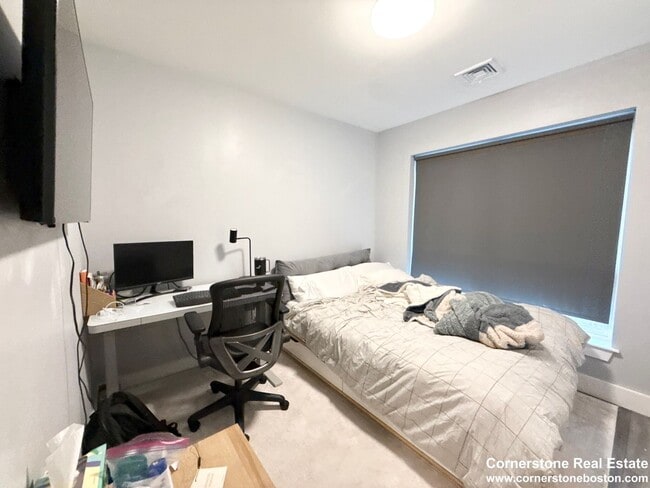 Photo - South Boston 2 Bed / 2 Bath – W/D in Unit – Garage Parking – Roof Deck – 9/1 Apartment