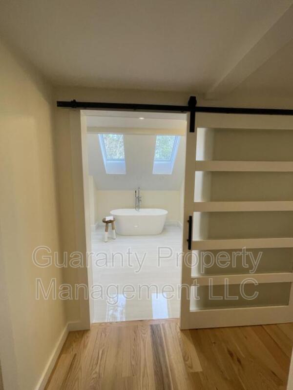 Building Photo - 475 St Andrews Dr