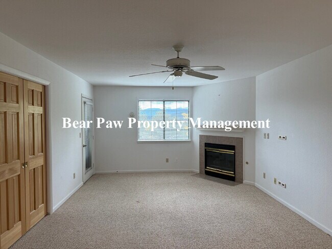 Foto del edificio - Beautiful Condo for Senior Living in North Evergreen!!