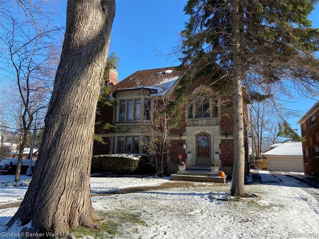 Foto del edificio - 798 Trombley Rd