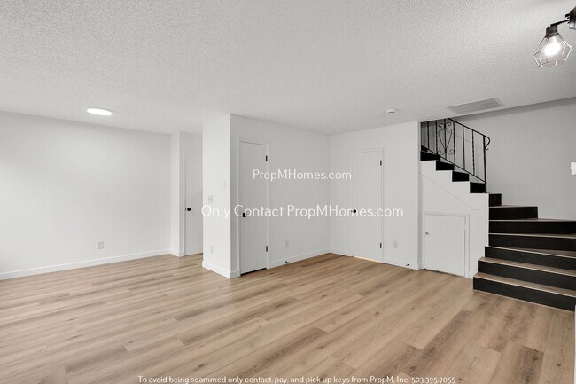 Foto del edificio - Renovated Beaverton Two Bedroom Home W/ Fi...