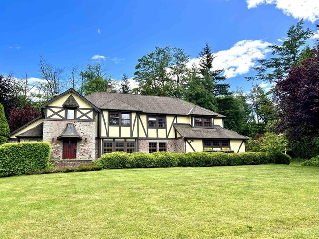 Photo du bâtiment - 17302-17329 29 Ave