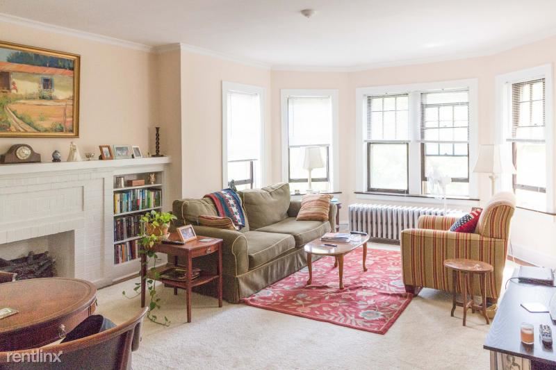 Foto principal - 2327 W Winnemac Ave