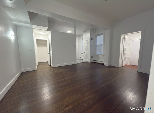 Foto del edificio - 156 Garfield Ave