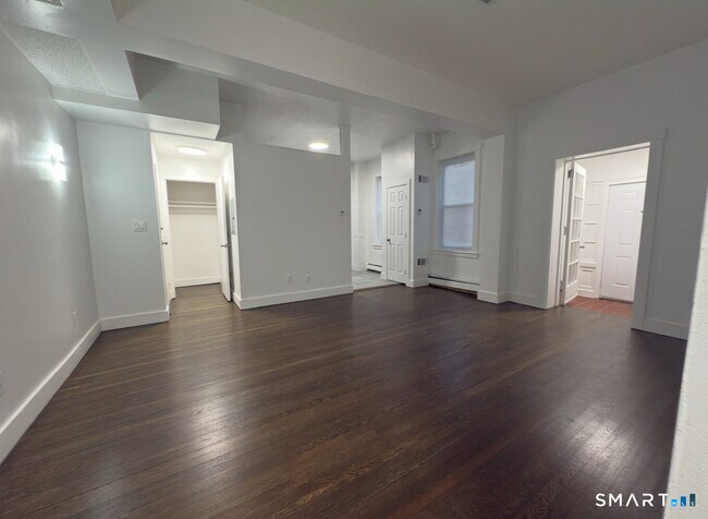 Building Photo - 156 Garfield Ave