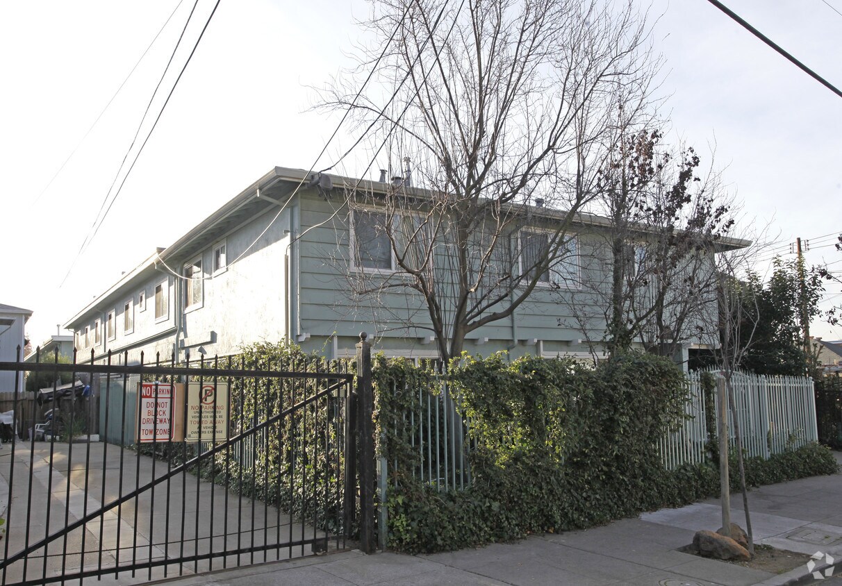 Foto del edificio - 3790 39th Ave