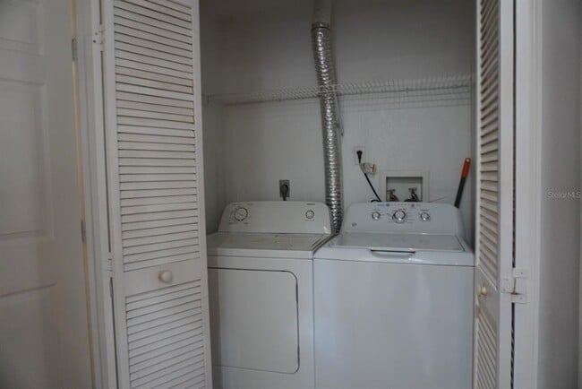 Building Photo - 6005 Westgate Dr