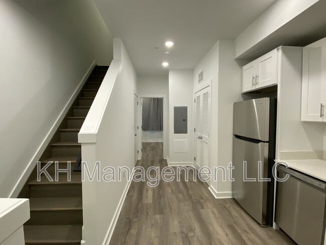 Building Photo - 976 N 45th St