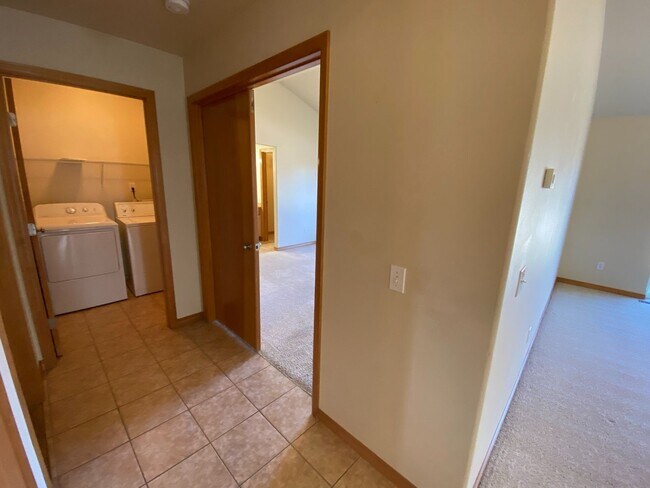 Building Photo - Nice 3 Bed, 2 Bath Home!
