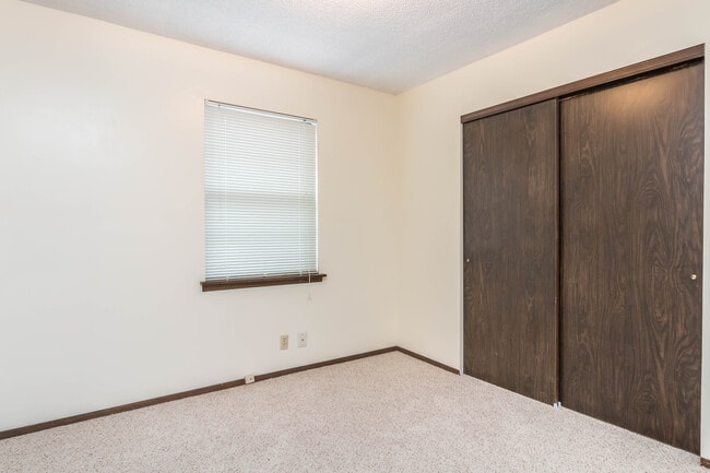 Building Photo - 811 Dondee Dr