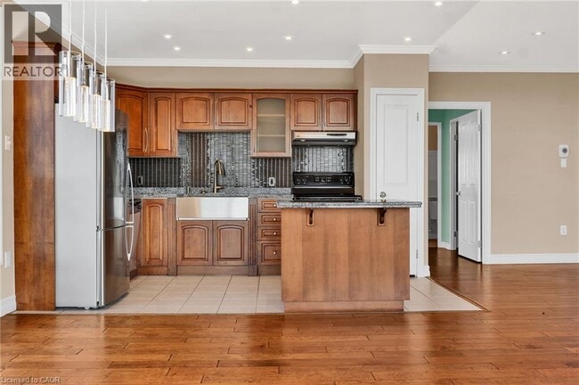 Building Photo - 255 Keats Way