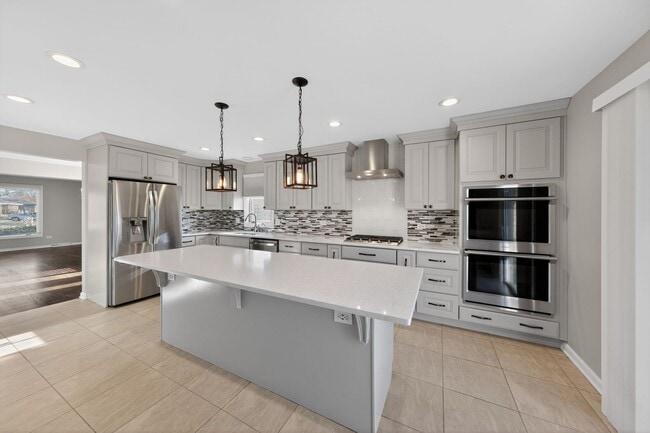 Building Photo - 15334 Larkspur Ln