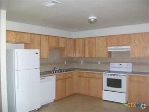 Building Photo - 408 Dale Ave