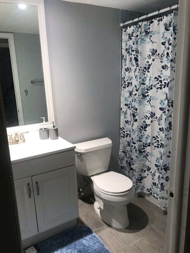 8220 Sunrise Lakes Blvd Unit 304, Sunrise, FL 33322 Condo for Rent in Sunrise, FL