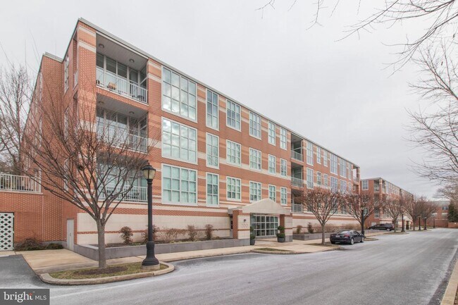 Building Photo - 231 Iron Works Way