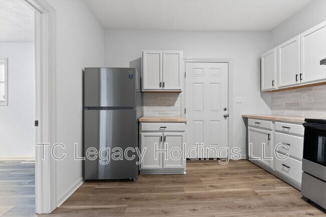 Foto del edificio - 127 Haymond Hwy