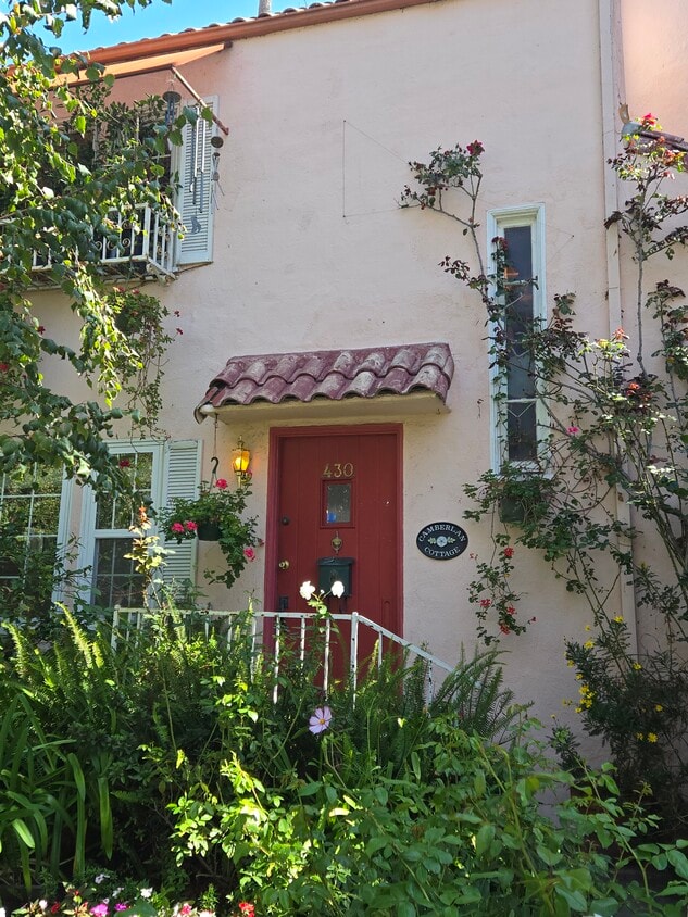 Enter! - 430 S Oakhurst Dr