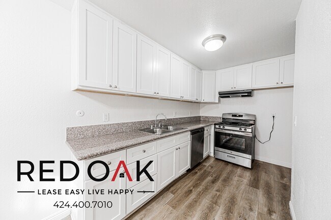 Foto del edificio - 17830 Sherman Way