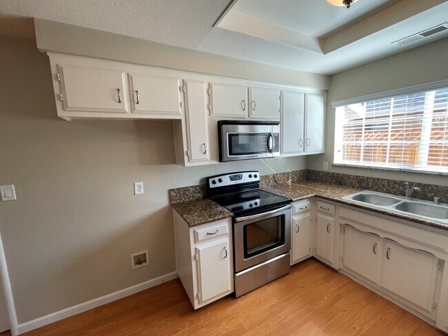 Building Photo - 6391 Perrin Way