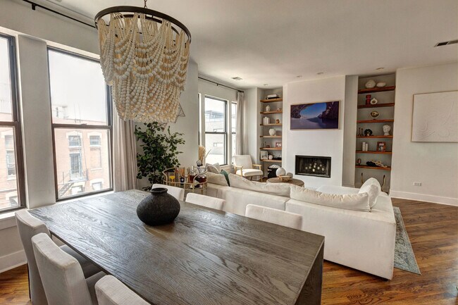 Foto del edificio - 1367 W Erie St