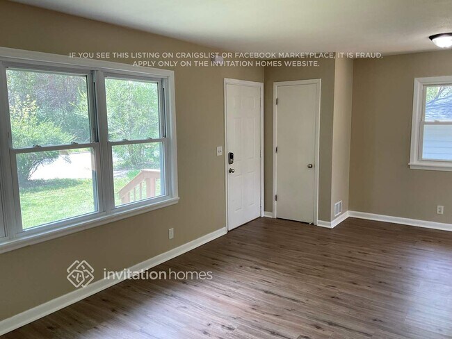 Building Photo - 816 81st Ave N