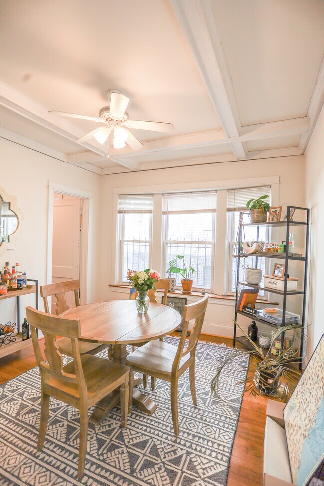 Building Photo - 1958 W Leland Ave