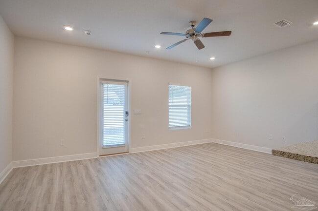Building Photo - 8686 Meadow Flower Ln